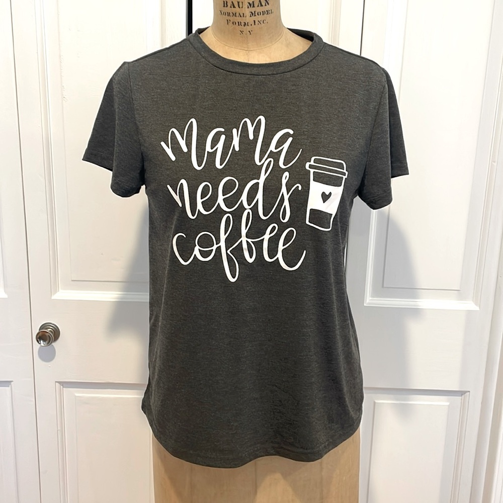 💙 MAMA Needs Coffee Graphic T-Shirt